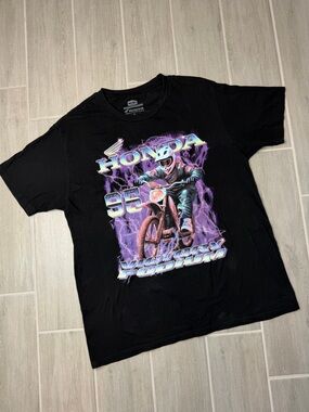Honda Victory Podium 95 Black Graphic Tee with Purple Accents